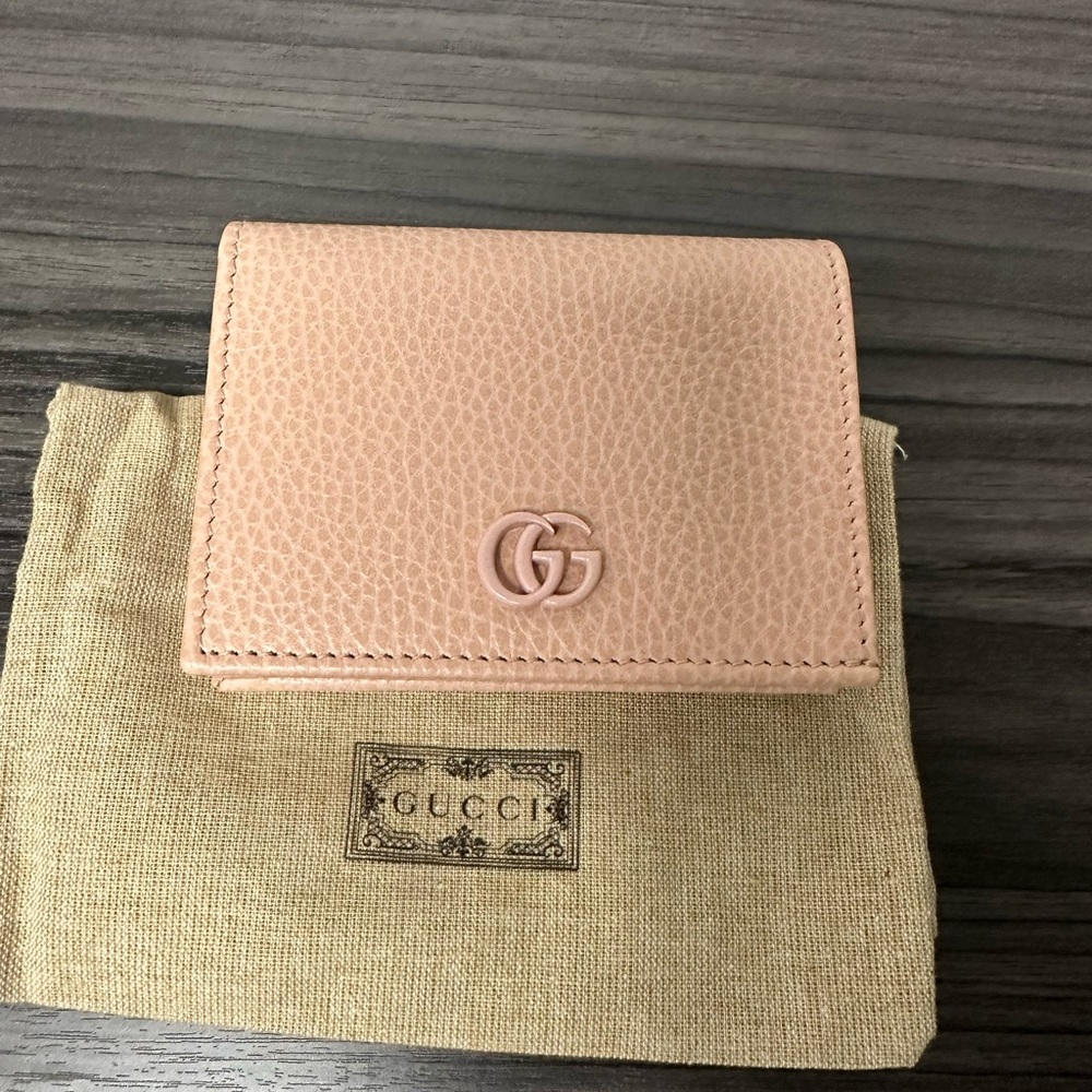 Gucci compact wallet